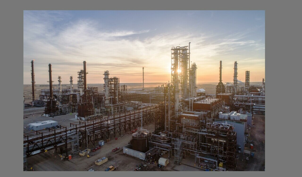 B&W image of Sturgeon Refinery